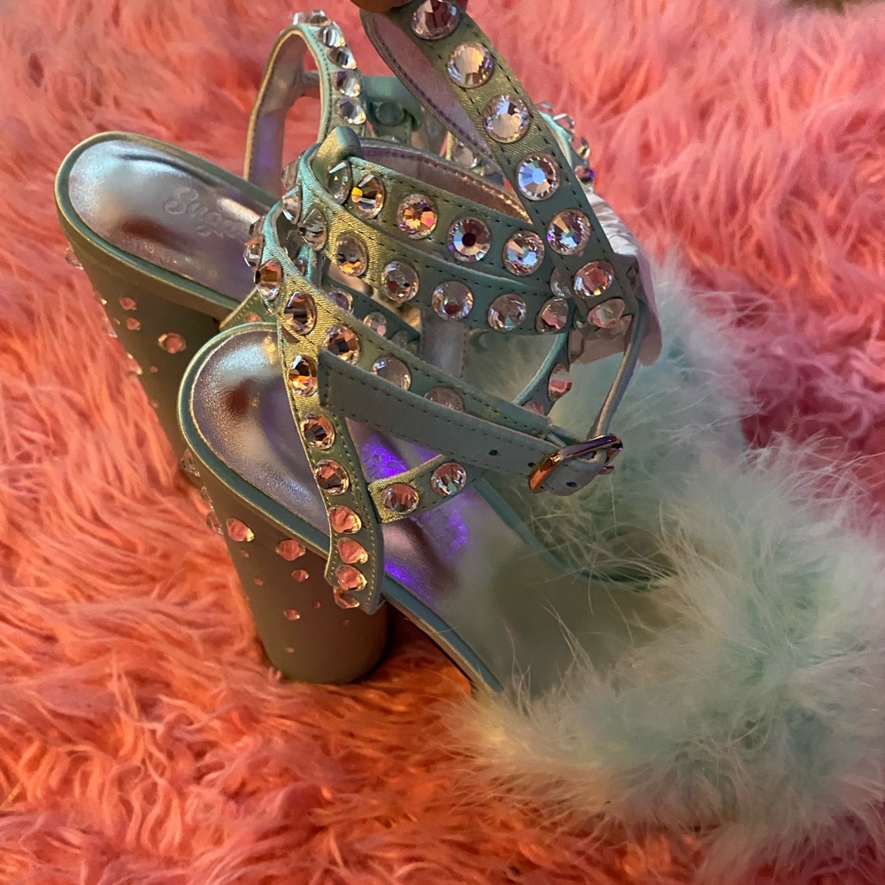 Mint boudoir sugar thrillz heels size 8. Never worn.